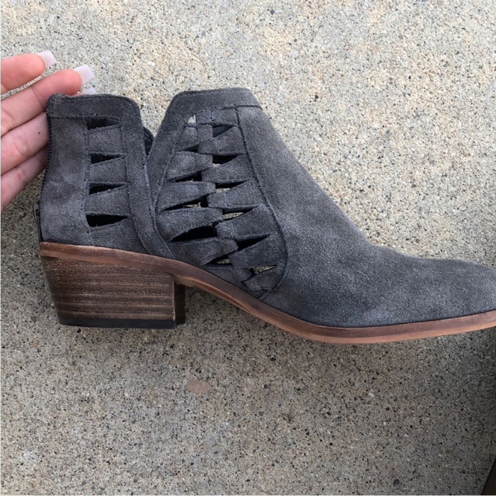 Vince Camuto Peera booties